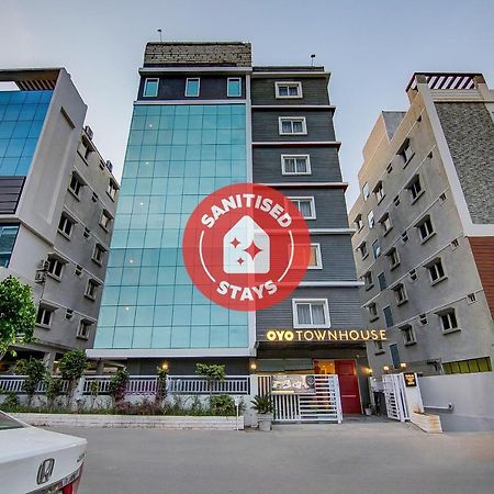 Oyo Townhouse 034 -Halcyon Hitech City Road Hyderabad Exterior foto