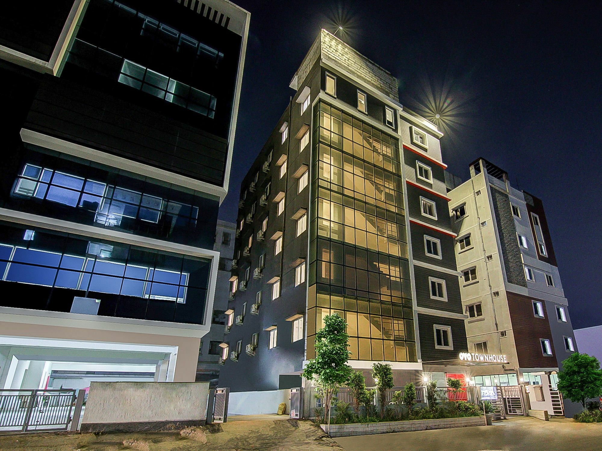 Oyo Townhouse 034 -Halcyon Hitech City Road Hyderabad Exterior foto