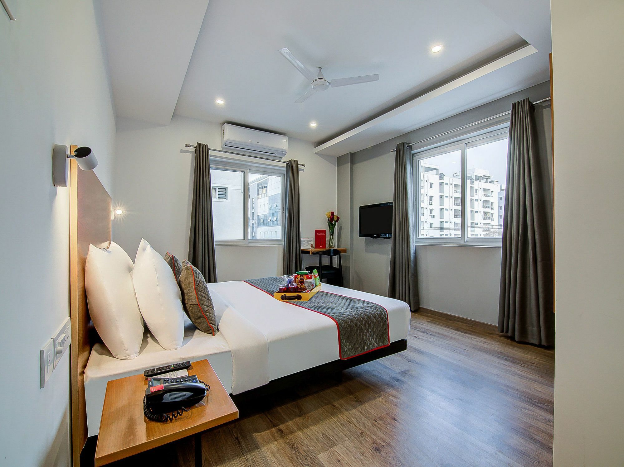 Oyo Townhouse 034 -Halcyon Hitech City Road Hyderabad Exterior foto
