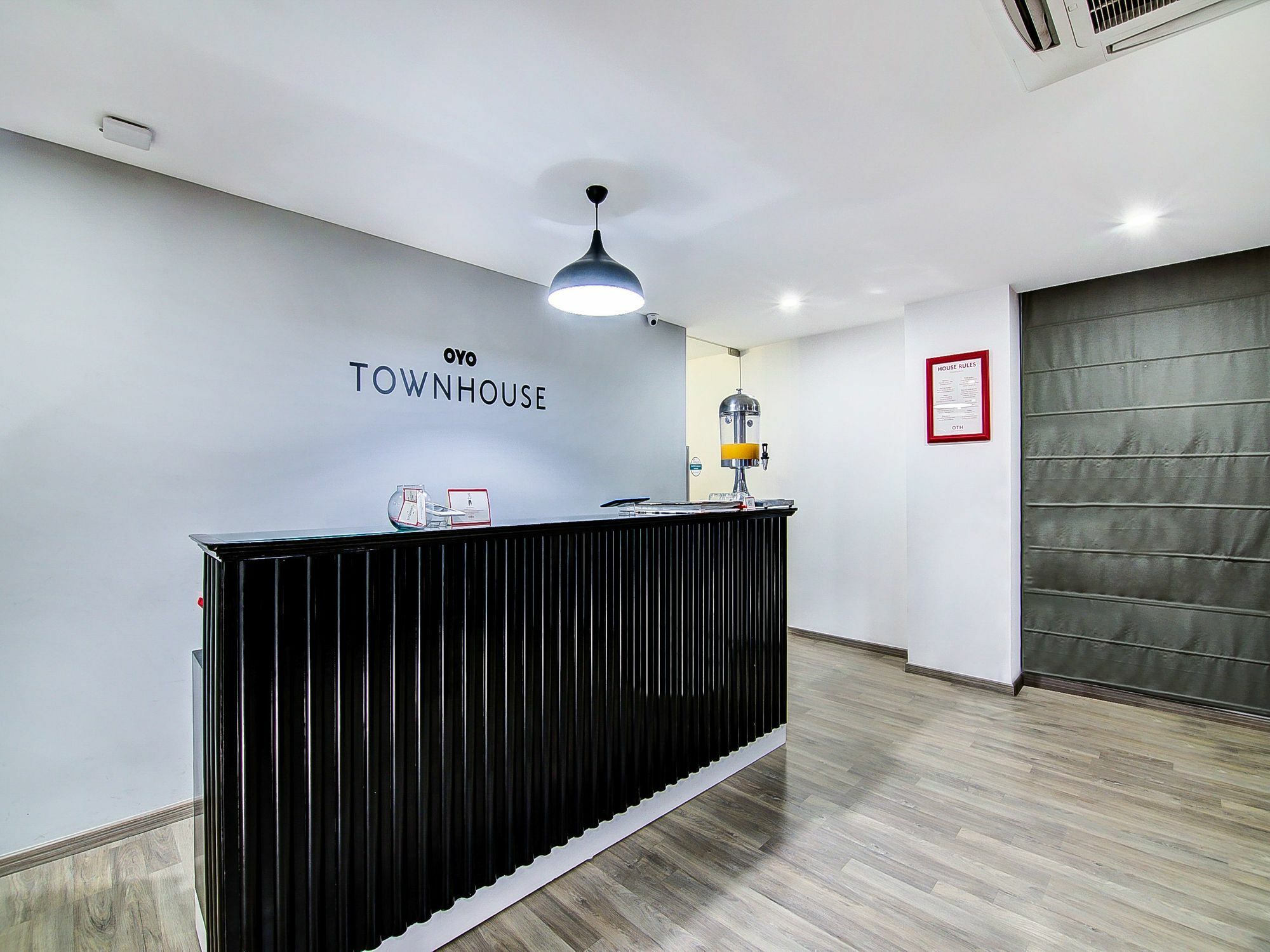 Oyo Townhouse 034 -Halcyon Hitech City Road Hyderabad Exterior foto